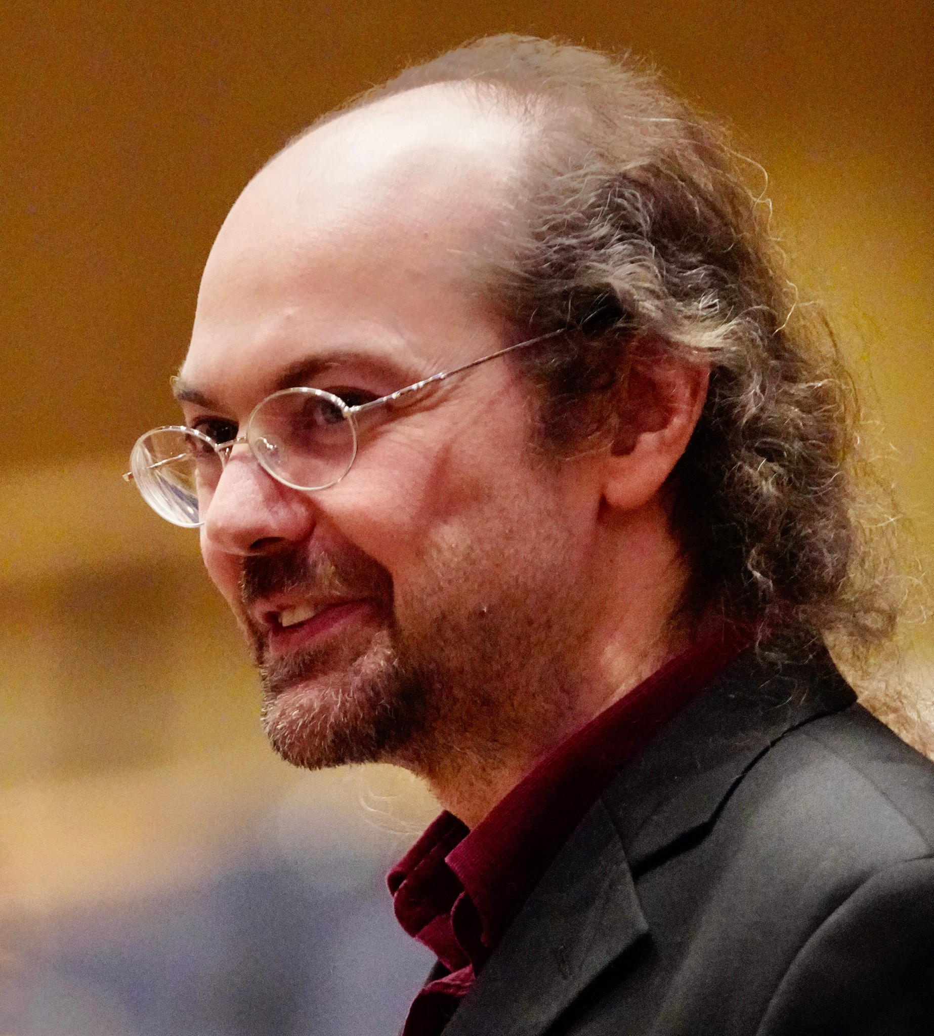 Smiling candid portrait of Octavio Vázquez
